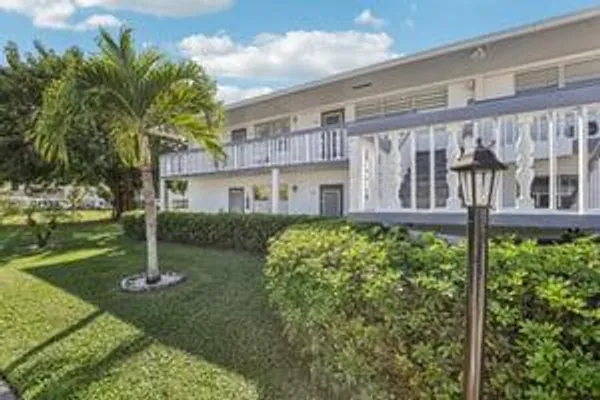 Property Slideshow image 3 of 32 | 104 oakridge h, Deerfield Beach, FL, 33442