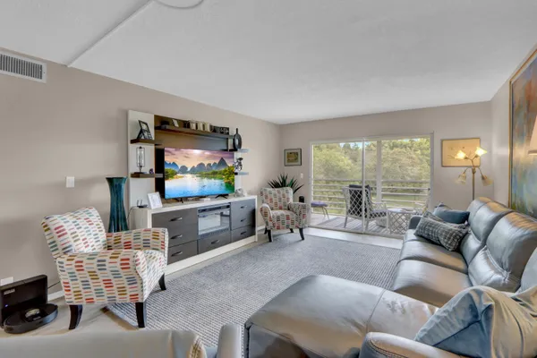 Property Slideshow image 2 of 10 | 2504 antigua ter b3, Coconut Creek, FL, 33066