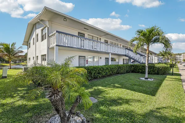 Property Slideshow image 3 of 32 | 104 oakridge h, Deerfield Beach, FL, 33442