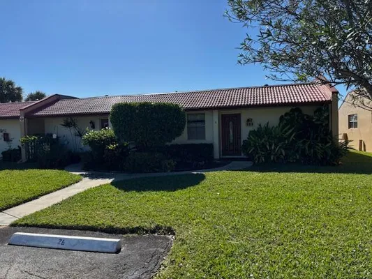 Property Slideshow image 2 of 21 | 104 lake barbara dr, West Palm Beach, FL, 33411