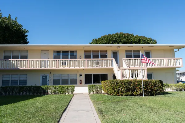 Property Slideshow image 2 of 27 | 131 easthampton f f, West Palm Beach, FL, 33417