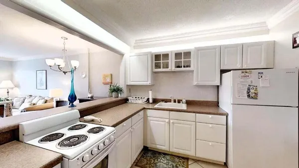 Property Slideshow image 3 of 28 | 2616 garden dr 209, Lake Worth, FL, 33461