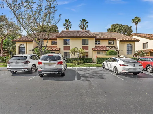 Property Slideshow image 2 of 49 | 10215 n circle lake dr 201, Boynton Beach, FL, 33437