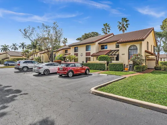 Property Slideshow image 3 of 51 | 10215 n circle lake dr 201, Boynton Beach, FL, 33437