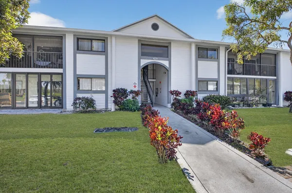 Property Slideshow image 3 of 46 | 15453 lakes of delray blvd apt 204, Delray Beach, FL, 33484