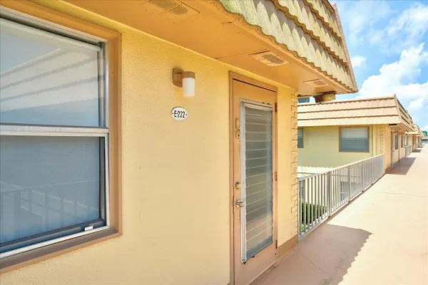 Property Slideshow image 2 of 17 | 222 saxony e unit e, Delray Beach, FL, 33446