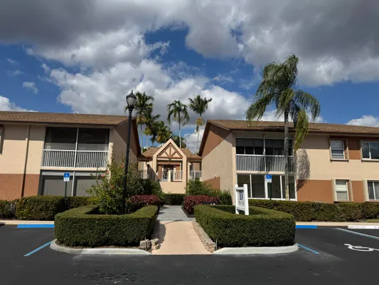 Property Slideshow image 2 of 46 | 7287 s devon dr # 109, Tamarac, FL, 33321