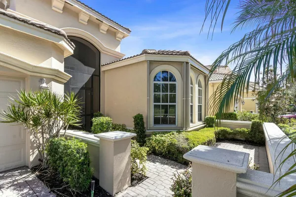 Property Slideshow image 3 of 45 | 8709 via grande e unit e, Wellington, FL, 33411