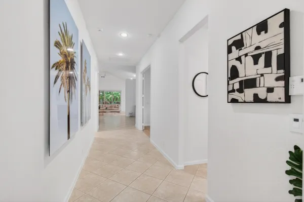 Property Slideshow image 3 of 72 | 2320 sapphire cir, West Palm Beach, FL, 33411