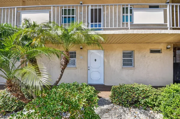 Property Slideshow image 3 of 52 | 2615 ne 3rd ct 1060, Boynton Beach, FL, 33435