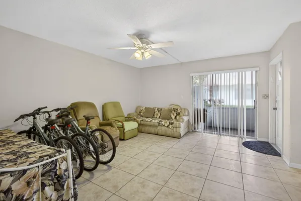 Property Slideshow image 3 of 35 | 72 plymouth i, West Palm Beach, FL, 33417