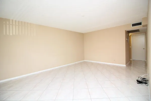 Property Slideshow image 2 of 20 | 434 fanshaw k, Boca Raton, FL, 33434