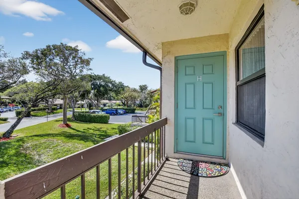 Property Slideshow image 2 of 34 | 21911 cypress dr 47- h, Boca Raton, FL, 33433