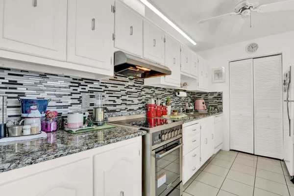 Property Slideshow image 3 of 37 | 615 laconia cir a, Lake Worth, FL, 33467