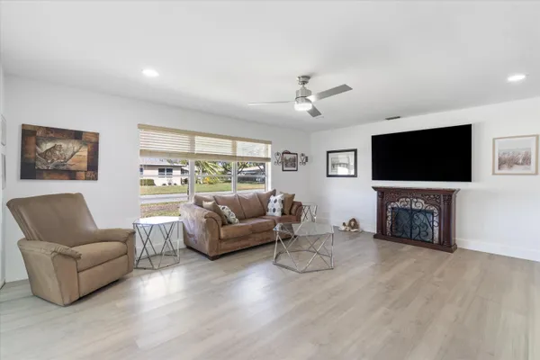 Property Slideshow image 3 of 25 | 1022 circle dr a, Delray Beach, FL, 33445