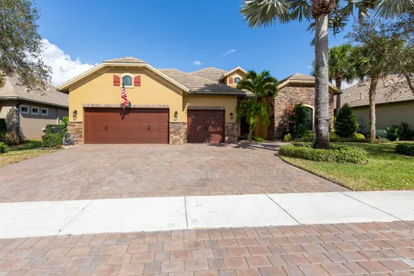 Property Slideshow image 2 of 50 | 3399 siena cir, Wellington, FL, 33414
