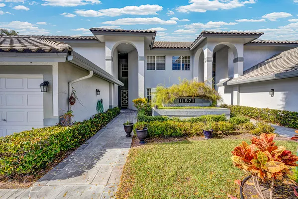 Property Slideshow image 2 of 35 | 11571 briarwood cir 1, Boynton Beach, FL, 33437