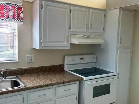 Property Slideshow image 2 of 42 | 145 lake evelyn dr, West Palm Beach, FL, 33411