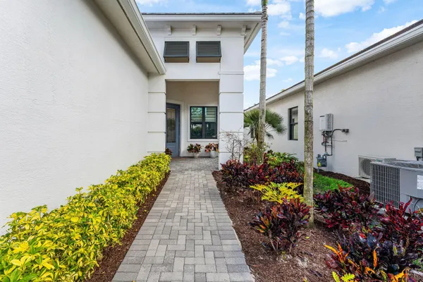 Property Slideshow image 3 of 25 | 16047 key biscayne ln, Westlake, FL, 33470