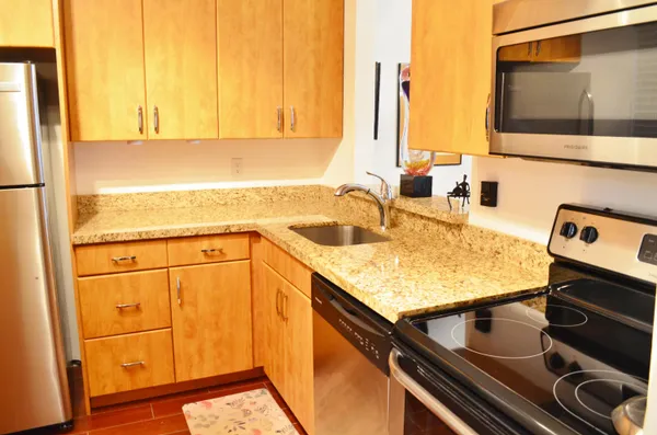 Property Slideshow image 3 of 63 | 5370 las verdes cir apt 221, Delray Beach, FL, 33484