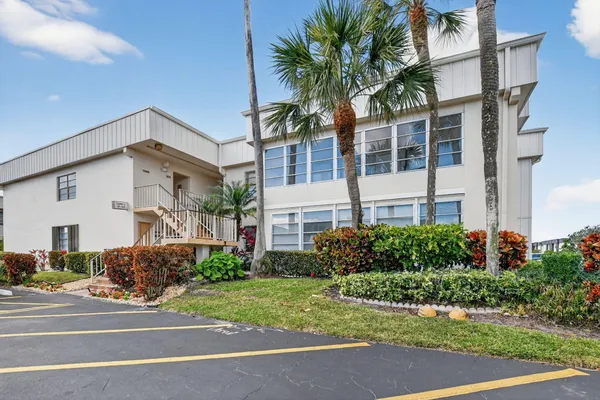 Property Slideshow image 2 of 58 | 118 capri c, Delray Beach, FL, 33484