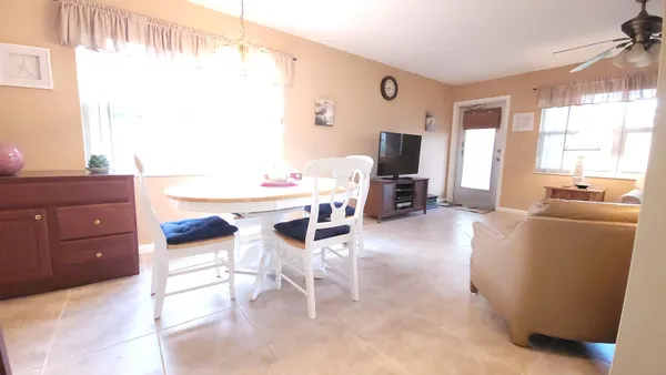 Property Slideshow image 3 of 48 | 81 coventry d, West Palm Beach, FL, 33417