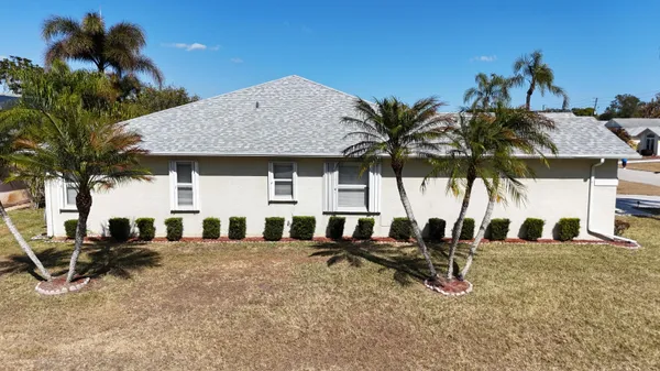 Property Slideshow image 2 of 20 | 6049 travelers way, Fort Pierce, FL, 34982