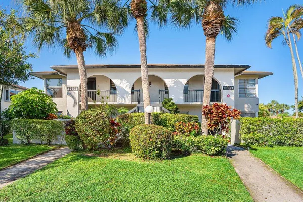 Property Slideshow image 2 of 44 | 13921 royal palm ct b, Delray Beach, FL, 33484