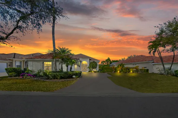 Property Slideshow image 2 of 53 | 2699 muskegon way, West Palm Beach, FL, 33411