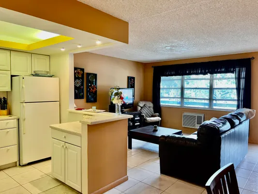 Property Slideshow image 2 of 48 | 174 lyndhurst l l, Deerfield Beach, FL, 33442