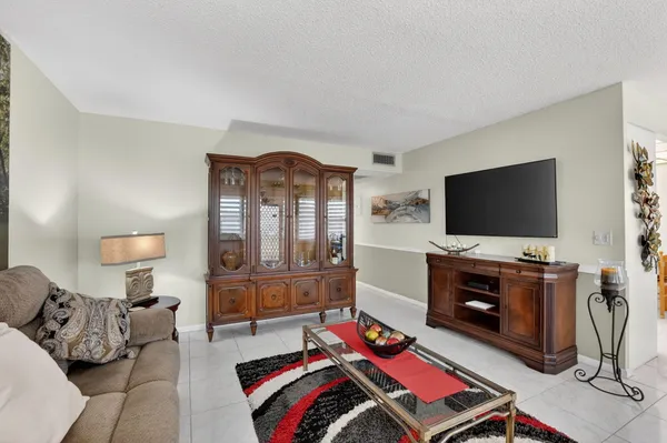 Property Slideshow image 3 of 84 | 4110 oakridge v, Deerfield Beach, FL, 33442