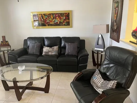 Property Slideshow image 2 of 15 | 300 windsor m, West Palm Beach, FL, 33417