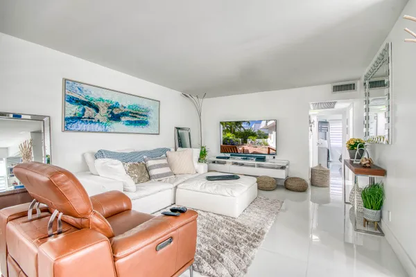 Property Slideshow image 2 of 13 | 330 andover m, West Palm Beach, FL, 33417