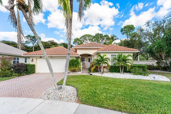 Property Slideshow image 3 of 54 | 6529 jog estates ln, Boynton Beach, FL, 33437