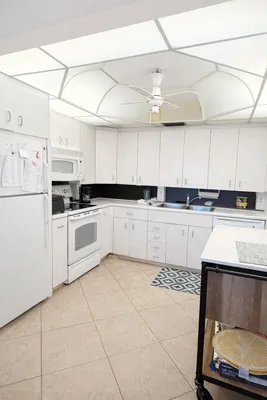 Property Slideshow image 3 of 14 | 4032 yarmouth b, Boca Raton, FL, 33434