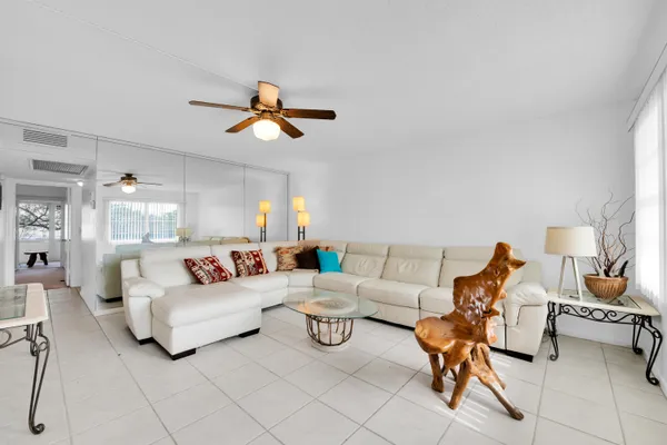 Property Slideshow image 2 of 24 | 250 richmond f 250, Deerfield Beach, FL, 33442