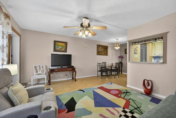 Property Slideshow image 3 of 35 | 39 dorchester b, West Palm Beach, FL, 33417
