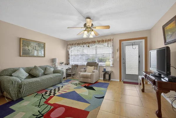 Property Slideshow image 2 of 35 | 39 dorchester b, West Palm Beach, FL, 33417