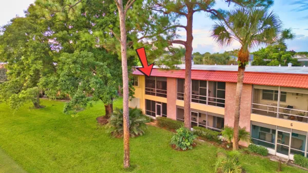 Property Slideshow image 2 of 42 | 1911 sw palm city rd j, Stuart, FL, 34994