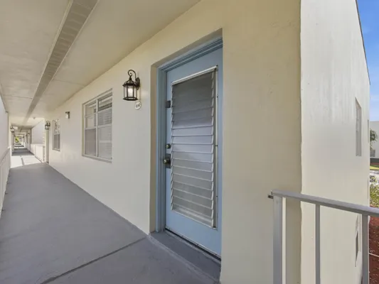 Property Slideshow image 3 of 21 | 847 flanders r # 847, Delray Beach, FL, 33484