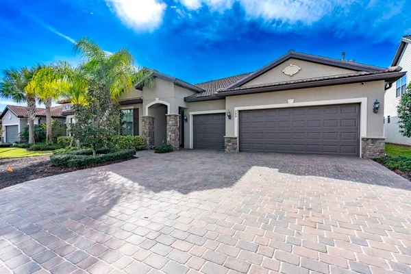 Property Slideshow image 2 of 103 | 744 se villandry way, Port St Lucie, FL, 34984