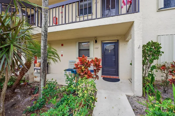 Property Slideshow image 3 of 24 | 7142 golf colony ct apt 102, Lake Worth, FL, 33467