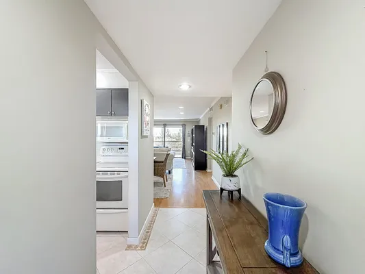 Property Slideshow image 3 of 40 | 150 lake nancy ln 419, West Palm Beach, FL, 33411