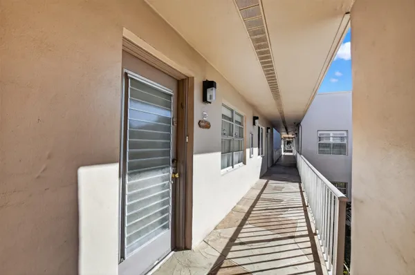 Property Slideshow image 3 of 41 | 805 flanders q # 805, Delray Beach, FL, 33484