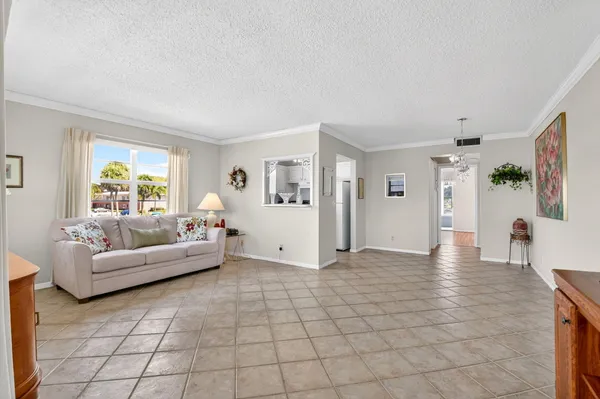 Property Slideshow image 2 of 38 | 126 kingswood f # 126, West Palm Beach, FL, 33417