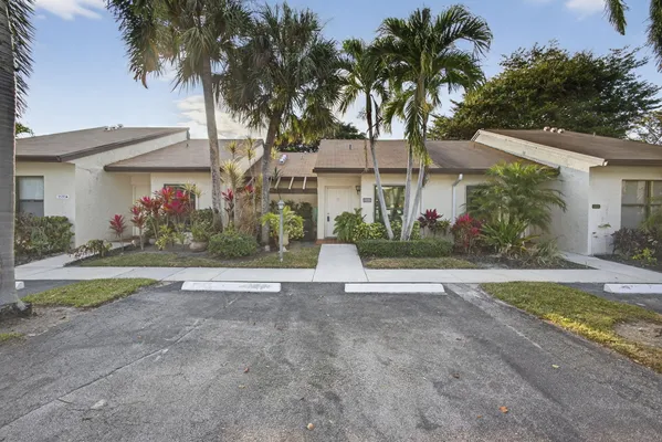 Property Slideshow image 3 of 51 | 3593 crab apple trl b, Lake Worth, FL, 33467
