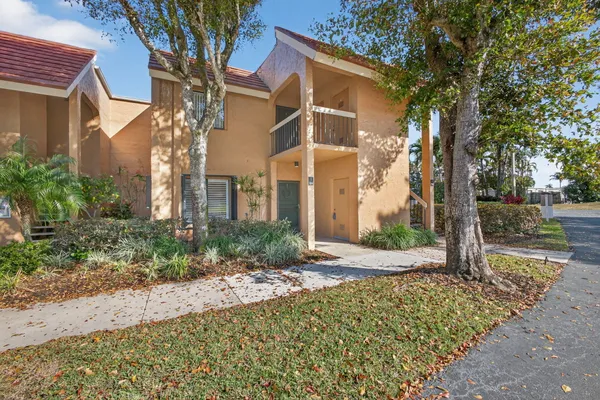 Property Slideshow image 3 of 69 | 11282 green lake dr apt 104, Boynton Beach, FL, 33437