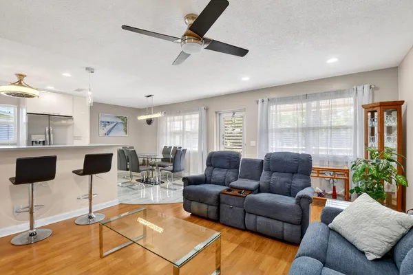 Property Slideshow image 3 of 55 | 209 somerset k k, West Palm Beach, FL, 33417