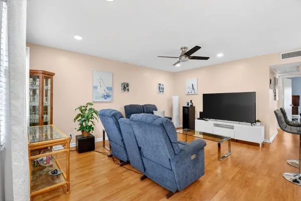 Property Slideshow image 2 of 55 | 209 somerset k k, West Palm Beach, FL, 33417