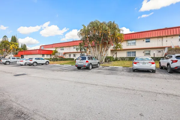 Property Slideshow image 3 of 40 | 12013 greenway cir 110, Royal Palm Beach, FL, 33411